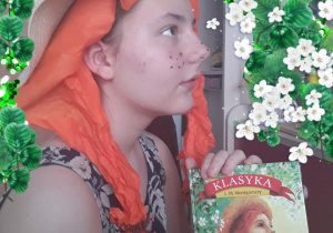 Praca Julii Tosik - Dziewczynka z rudymi włosami i piegami na twarzy, w obszernym kapeluszu łudząco przypomina bohaterkę książki L. M. Montgomery- Anię z Zielonego Wzgórza.